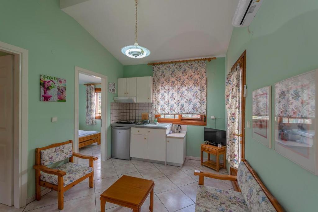 Villa Melina 1 Коініра Екстер'єр фото